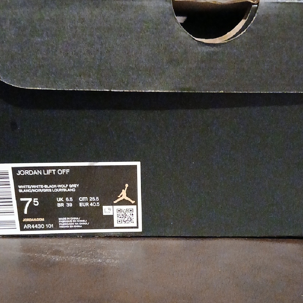 Jordan Lift Off - White, Black, Wolf Grey
